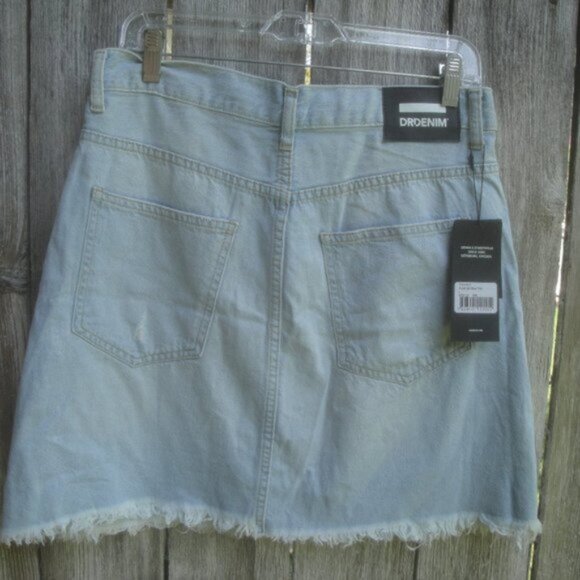NEW Dr. Denim Skirt Size Large high rise denim with raw hem in light wash blue - Picture 4 of 5